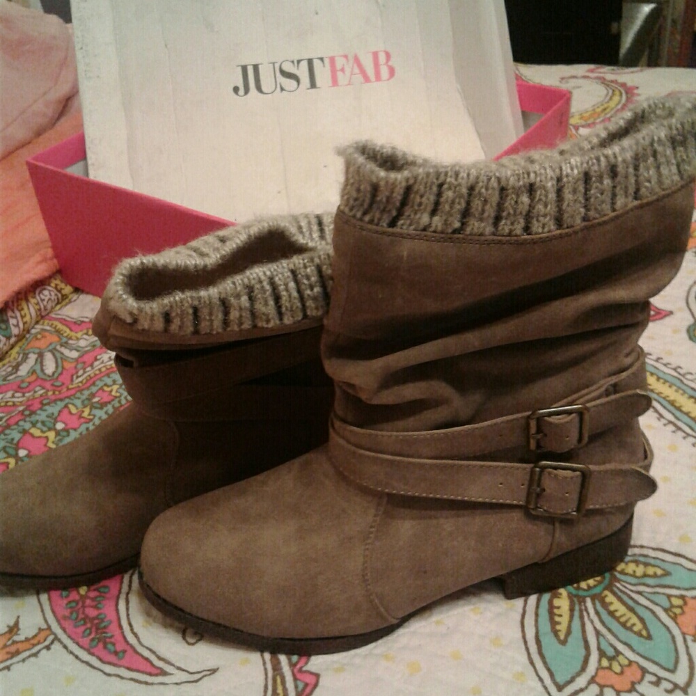 Boots - Picture 2 of 4